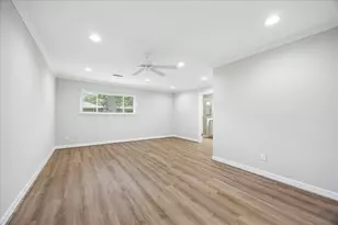 1134 Thornton Rd, Houston, TX 77018 - Photo 16
