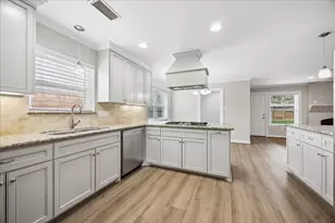 1134 Thornton Rd, Houston, TX 77018 - Photo 8