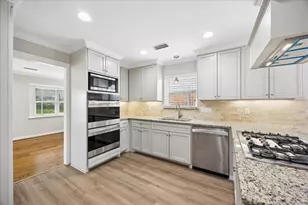 1134 Thornton Rd, Houston, TX 77018 - Photo 10