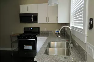 12 Greenwood St, Houston, TX 77011 - Photo 20