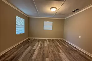 17 E James St, Baytown, TX 77520 - Photo 12