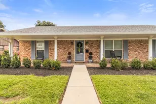 6427 Kury Ln, Houston, TX 77008 - Photo 2