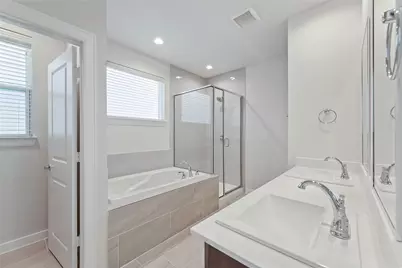 1013 Erin Street #V, Houston, TX 77009 - Photo 16