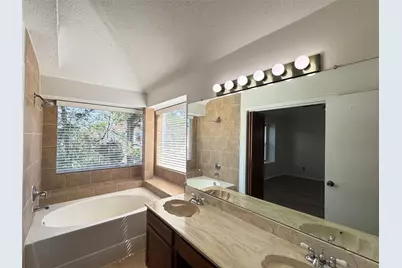 4906 Kleinmeadow Court, Houston, TX 77066 - Photo 18