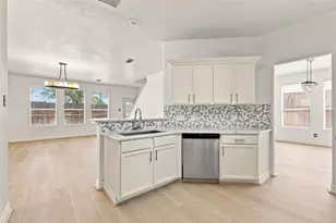 18318 Alemarble Oak St, Cypress, TX 77429 - Photo 6