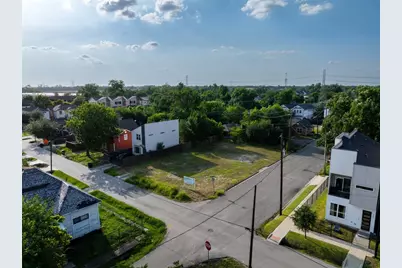 421 E 34th Street, Houston, TX 77018 - Photo 2