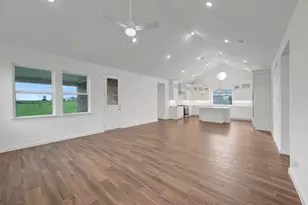 219 Dunovant Dr, Sealy, TX 77474 - Photo 6