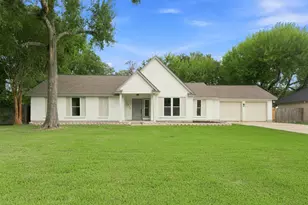 1512 Windsor Dr, Friendswood, TX 77546 - Photo 1