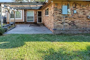 408 Travis St, Webster, TX 77598 - Photo 16