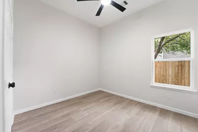 4354 Clover Street #B, Houston, TX 77051 - Photo 10