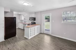 16766 Lake Cir, Conroe, TX 77302 - Photo 6