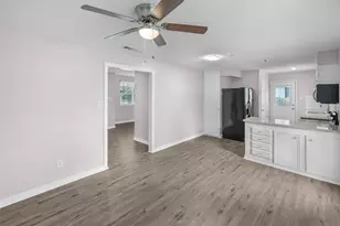 16766 Lake Cir, Conroe, TX 77302 - Photo 8