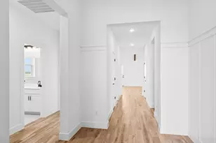 223 Dunovant Dr, Sealy, TX 77474 - Photo 2