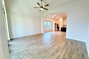 18130 Sunlit Oasis Dr, Webster, TX 77598 - Photo 10