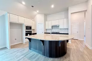18130 Sunlit Oasis Dr, Webster, TX 77598 - Photo 2