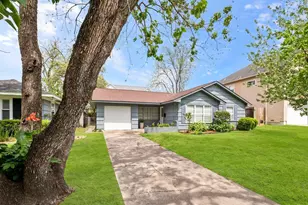 5232 Mimosa Dr, Bellaire, TX 77401 - Photo 1