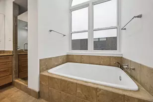 911 Birdsall St, Houston, TX 77007 - Photo 16