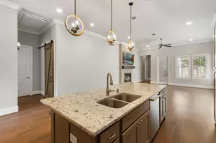 119 Bonnie Ridge Cir, Shenandoah, TX 77384 - Photo 16