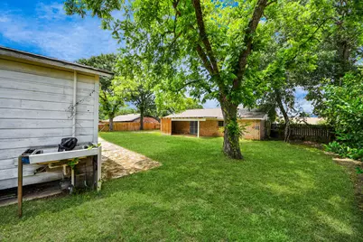 811 Hillcrest Drive, Conroe, TX 77301 - Photo 36