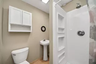 811 Hillcrest Dr, Conroe, TX 77301 - Photo 18