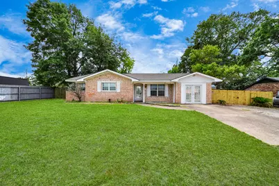 811 Hillcrest Drive, Conroe, TX 77301 - Photo 4