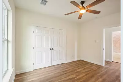 108 W 10th 1/2 Street, Houston, TX 77008 - Photo 16