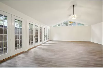 108 W 10th 1/2 Street, Houston, TX 77008 - Photo 10