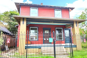 108 W 10th 1/2 St, Houston, TX 77008 - Photo 2