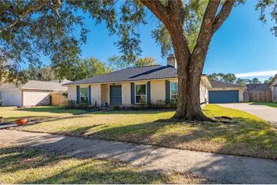 408 Broadmoor Street, Friendswood, TX 77546 - Photo 2