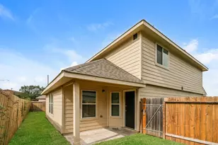 8506 Middleton Oaks Cir, Houston, TX 77028 - Photo 4