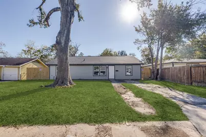 6038 Glenhurst Drive, Houston, TX 77033 - Photo 2