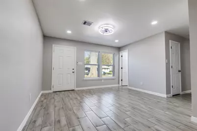 6038 Glenhurst Drive, Houston, TX 77033 - Photo 6