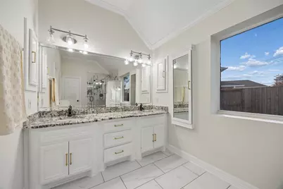 11007 Greenstone Park Lane, Houston, TX 77089 - Photo 14