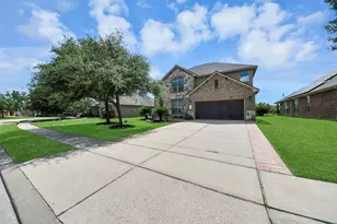 8519 E Windhaven Terrace Trail, Cypress, TX 77433 - Photo 2