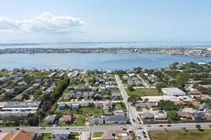 2002 Wimcrest St, Galveston, TX 77551 - Photo 34
