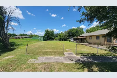 2437 Davis Street, Houston, TX 77026 - Photo 8