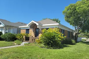 2301 45th St, Galveston, TX 77551 - Photo 2