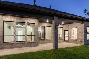 202 Victoria Ct, Montgomery, TX 77356 - Photo 2