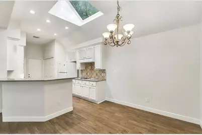 30 Vista Cove Circle, The Woodlands, TX 77381 - Photo 8