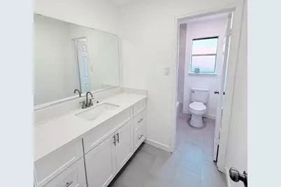 9731 Harrowgate Drive, Houston, TX 77031 - Photo 10