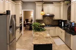 4515 Parkleaf Dr, Baytown, TX 77521 - Photo 10