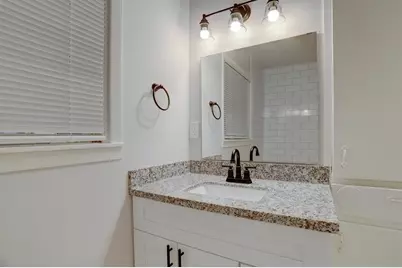 1009 15th Avenue N, Texas City, TX 77590 - Photo 8