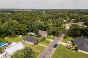 203 N Texas St, Madisonville, TX 77864 - Photo 32