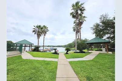 4018 Crystal Lake Circle N, Pearland, TX 77584 - Photo 38