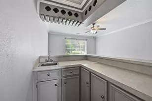 8130 Fernbrook Ln, Houston, TX 77070 - Photo 24