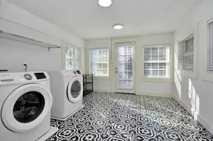 1911 Banks St, Houston, TX 77098 - Photo 32