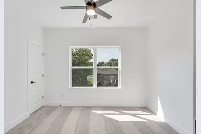 5642 Hirondel Street, Houston, TX 77033 - Photo 28