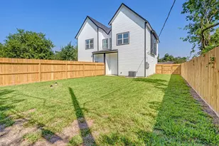 5642 Hirondel St, Houston, TX 77033 - Photo 4