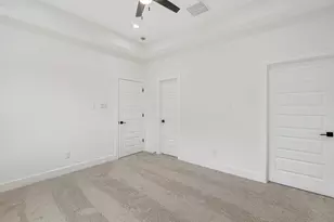 5642 Hirondel St, Houston, TX 77033 - Photo 22