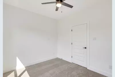 5642 Hirondel Street, Houston, TX 77033 - Photo 32